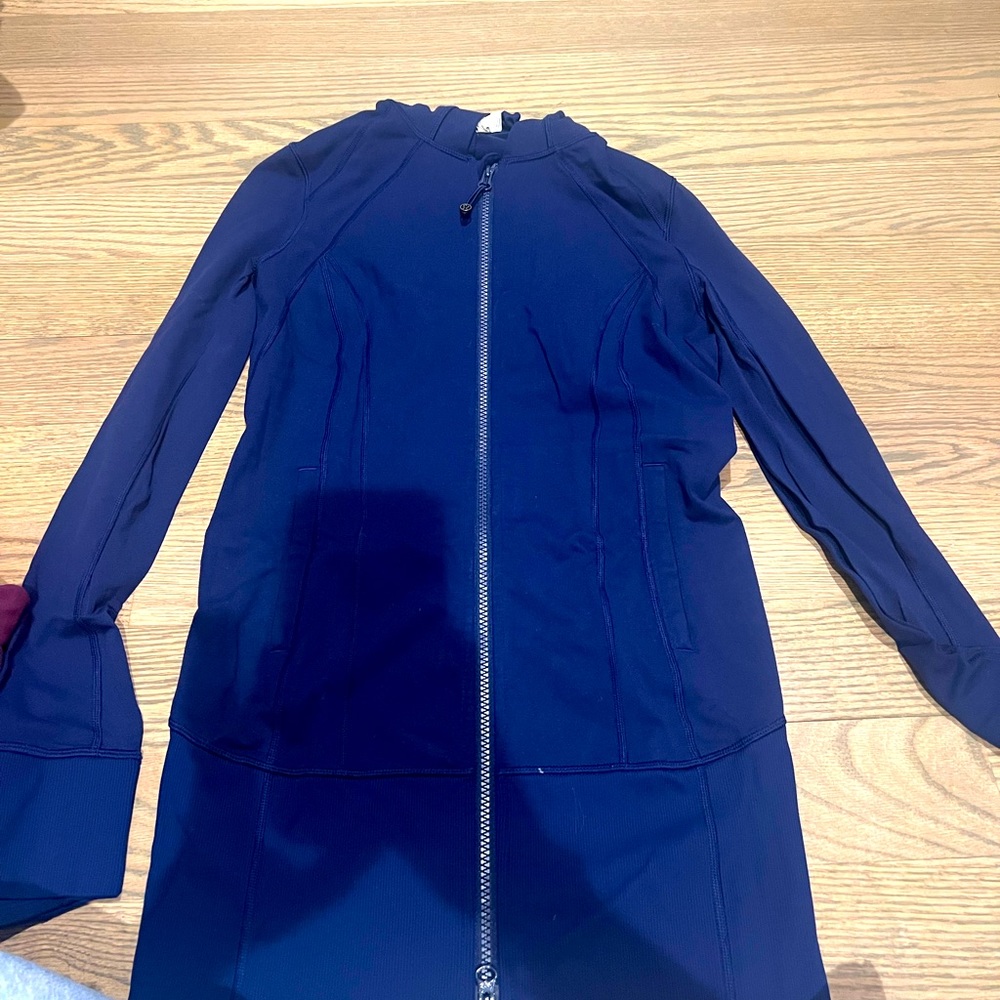 Great condition. Lululemon zip up. Size 6.